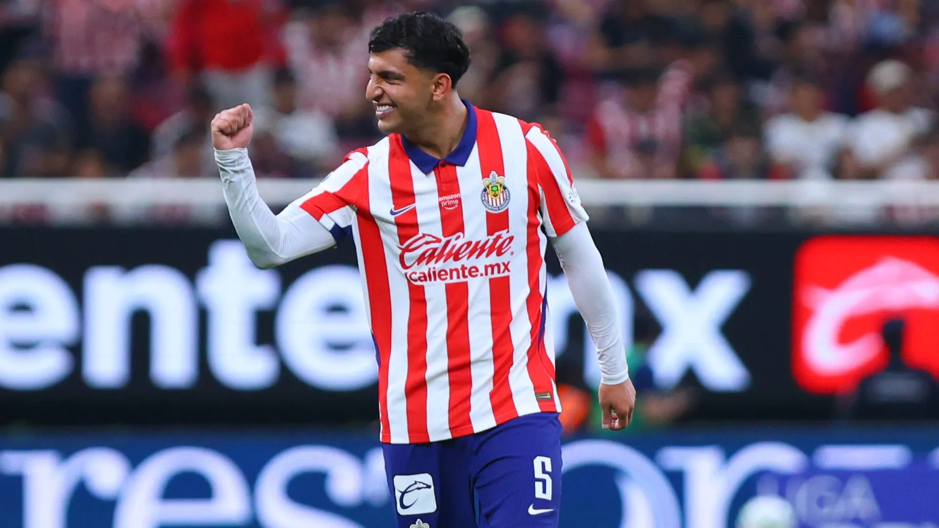 Bryan González habló de Almada.