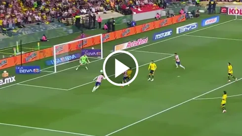 El golazo de cabeza del Cotorro González contra América