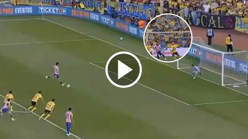 Alejandro Zendejas le regaló el penal a Chivas.