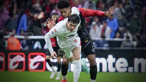 Diego Campillo se sumó a la lista de lesionados de Chivas