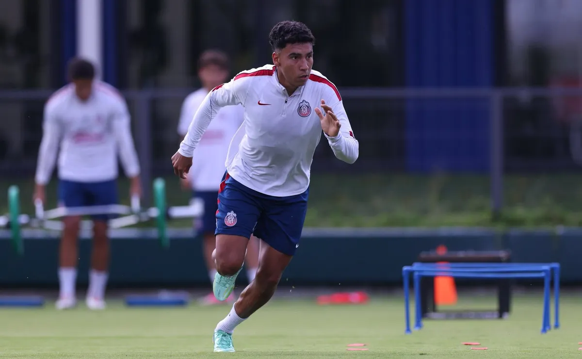 Chivas revela cómo será su preparación de cara al partido contra Tigres de la Jornada 12