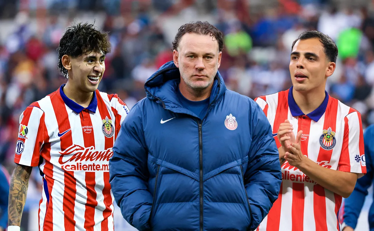 Revelan por qué Gabriel Milito envió a la banca a Hugo Camberos y Santiago Sandoval en el Clásico Tapatío