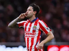 Jordan Carrillo celebra su primer gol con Chivas con mensaje de compromiso