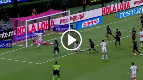 La doble atajada del Tala Rangel contra Necaxa