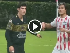 Los fuertes empujones que protagonizaron Diego Campillo y Diego Ochoa