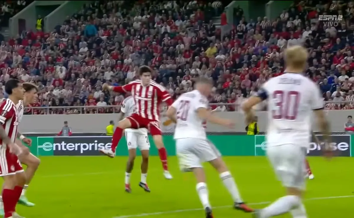 ¡Callando bocas! Armando González vuelve a anotar y le da el gol del triunfo al Olympiacos en Europa League