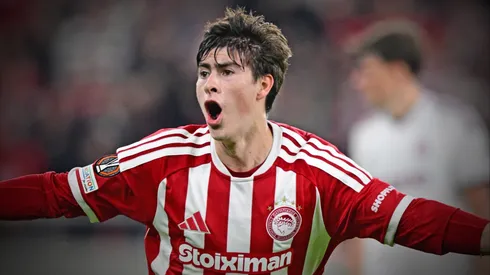 El gesto de jugadores y afición del Olympiacos con la Hormiga González