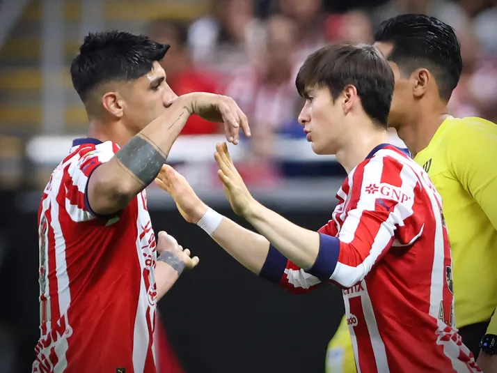 Alan Pulido y los consejos que le dio a la Hormiga González