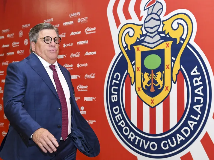 Chivas podría provocar el despido de Miguel Herrera del Atlante