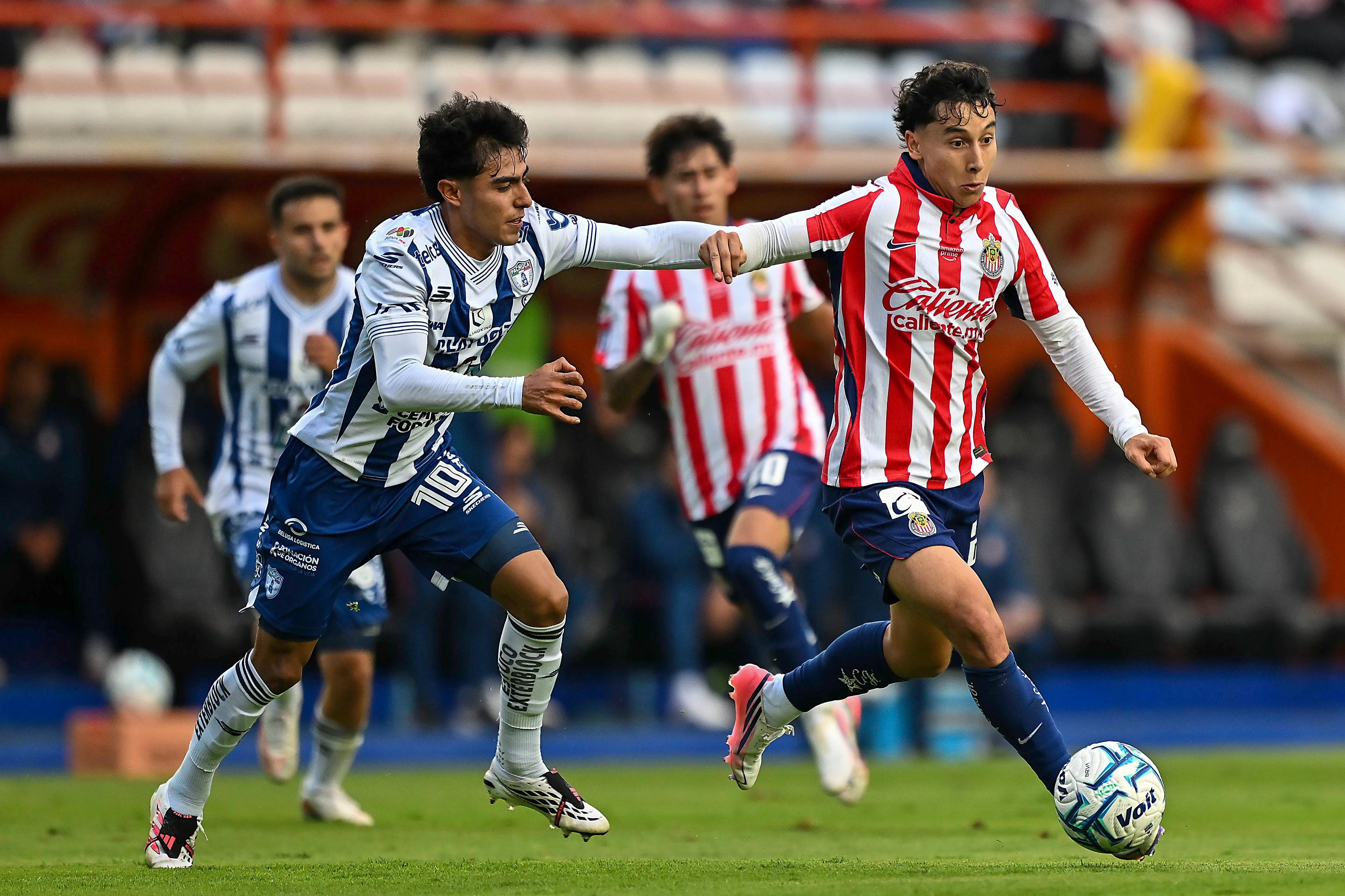 Miguel Gómez con Chivas.