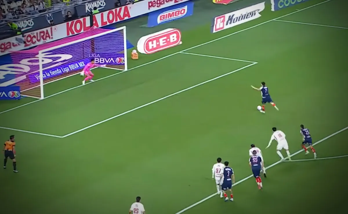 ¡San Tala! Raúl Rangel atajó un penalti para salvar a Chivas del empate contra Monterrey