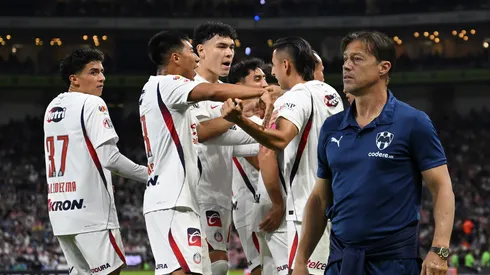 Matías Almeyda tuvo noble gesto con los jugadores de Chivas.