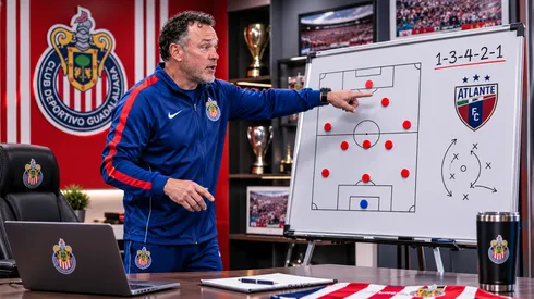 Alineaciones de Chivas y Atlante para el partido de la jornada 15