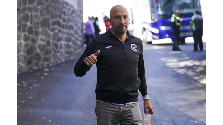 El exguardameta ahora funge de director deportivo.