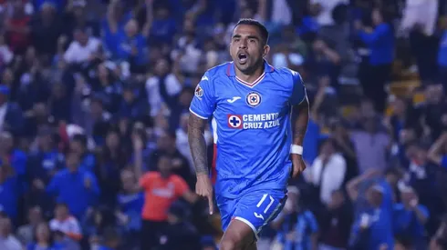 El defensor de Cruz Azul salió desde el inicio ante los Gallos Blancos.