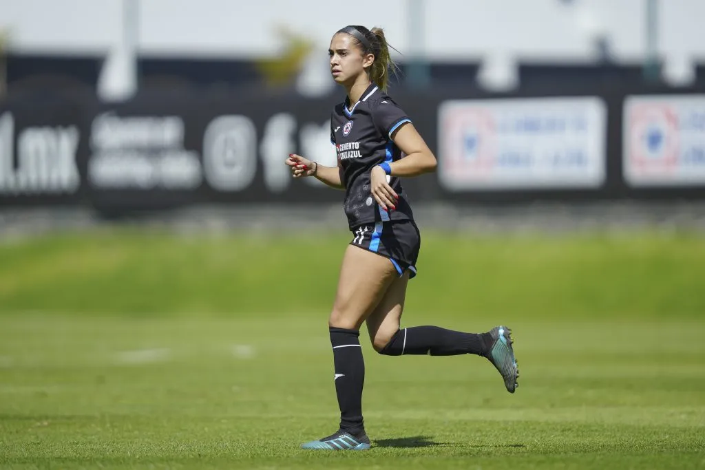 Nailea Vidrio con Cruz Azul (Imago7)