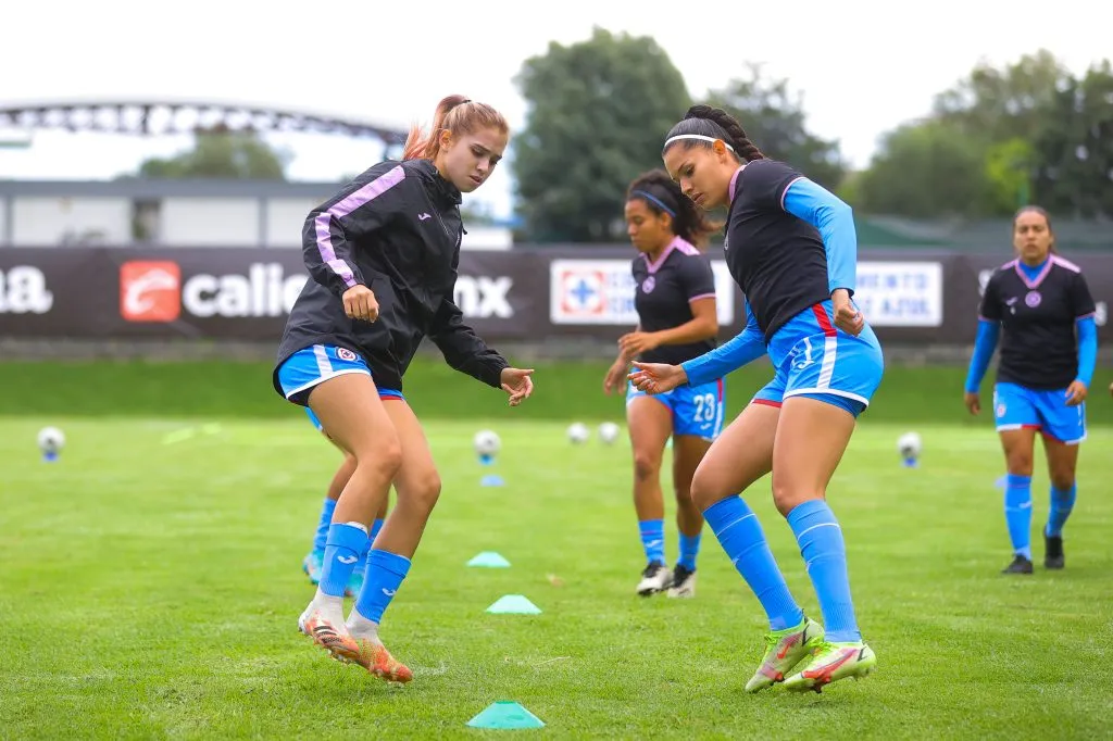 Nailea Vidrio con Cruz Azul (Imago7)