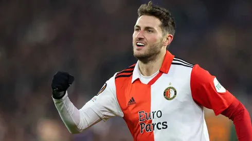 Santiago Giménez contabiliza 19 goles en la temporada con el Feyenoord.