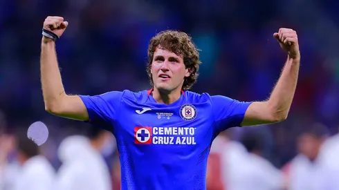 Santi Giménez contabiliza 19 goles en la temporada con el Feyenoord.