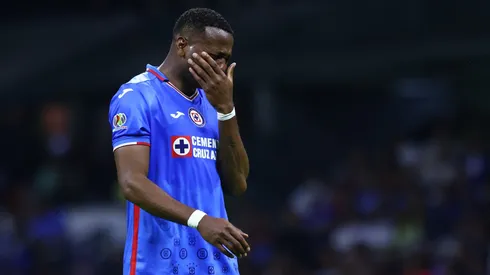 El delantero ecuatoriano Michael Estrada se fue expulsado al minuto 46.