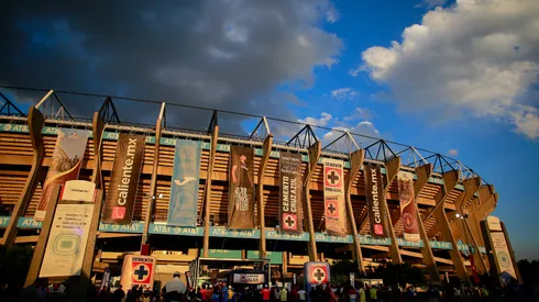 La Máquina de Cruz Azul se enfrenta a las Águilas del América en el Estadio Azteca.