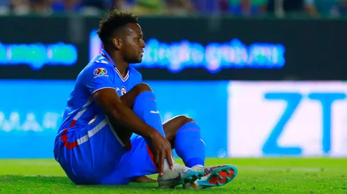 ¿Dos penales contra Cruz Azul? Durante el duelo ante León se presentaron un par de polémicas jugadas.