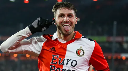 Santiago Giménez contabiliza 17 goles con el Feyenoord en la presente temporada.