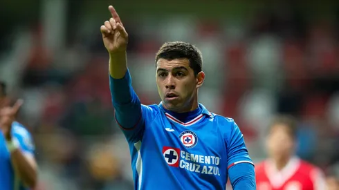 Erik Lira, indiscutido en el centro del campo.