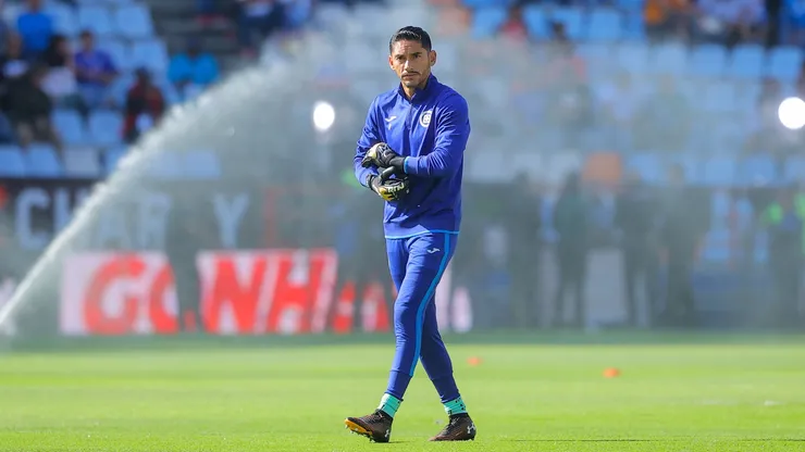Jesús Corona fue amonestado en el duelo contra Querétaro, lo que generó confusión.