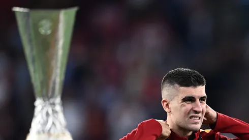 En aquel partido de cuartos de final, Santiago Giménez salió expulsado por una polémica jugada que luego se hizo viral.