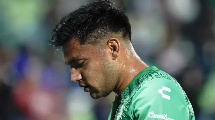 TORREON, MEXICO - ENERO 8: Eduardo Daniel Aguirre del Santos despues de recibir tarjeta de expulsion durante el juego de cuartos de final del Torneo Clausura 2023 de la Liga BBVA MX en el Estadio Corona el 8 de Enero de 2023 en Torreon, Mexico. (Foto: Jos Alvarez/JAM MEDIA)