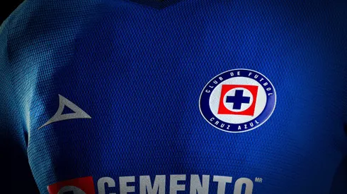 Pirma ya tendría precio para las playeras de Cruz Azul.