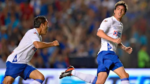 El mediocampista decidió sumar ingresos extra después de no asentarse en los terrenos de juego.