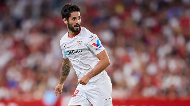 Trasciende que Isco Alarcón estaría exigiendo 6.5 MDD por temporada.
