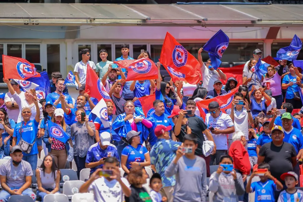 Ciudad de México, 18 de mayo de 2023. Afición, durante el partido de ida de la Final del Torneo Clausura 2023 de la Liga BBVA MX categoría Sub18, entre la Máquina Celeste del Cruz Azul y los Rayados del Monterrey, celebrado en el Estadio Azteca. Foto: Imago7/ Eloisa Sánchez