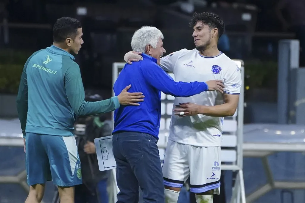 Carlos Salcedo y Ricardo Ferretti (Imago 7)