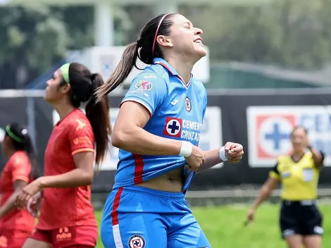 "Solo sabe hacer videos de TikTok moviendo el c...",