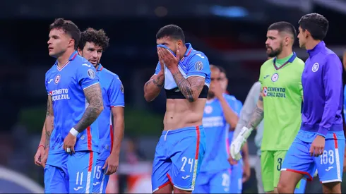 CIUDAD DE MEXICO, MEXICO - ABRIL 15: Jugadores del Cruz Azul en lamento durante el juego de la jornada 15 del Torneo Clausura 2023 de la Liga BBVA MX en el Estadio Azteca el 15 Abril de 2023 en Ciudad de Mexico, Mexico. (Foto: Mauricio Salas/JAM MEDIA)
