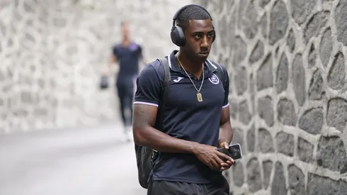 El delantero uruguayo dejó de pertenecer este jueves a la institución cementera.