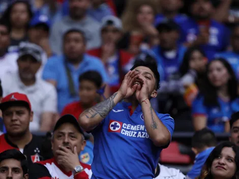 Sorprenden a jugador de Pumas portando la playera de Cruz Azul