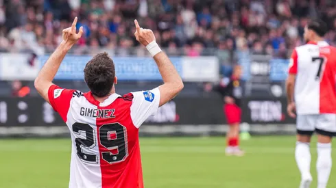 Santi Giménez contabiliza 14 goles en la justa holandesa.