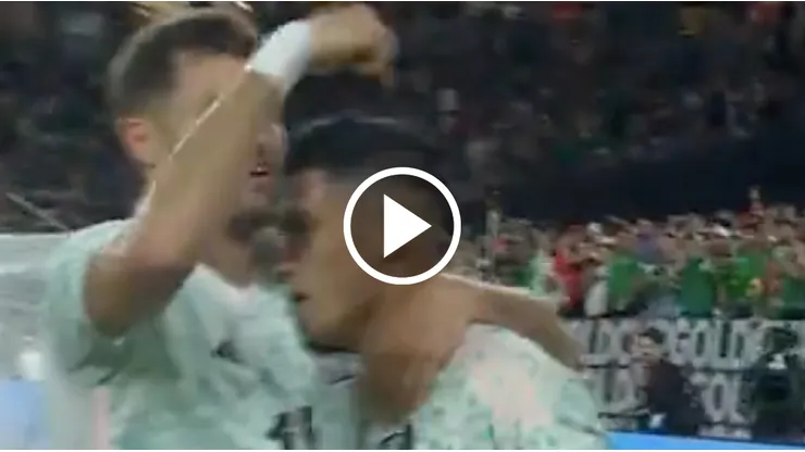 Santiago Giménez hizo el tercer gol del Tri ante Haití