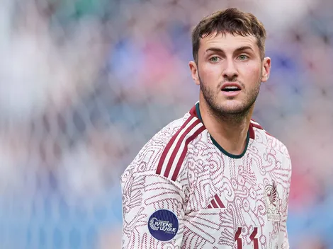 La drástica decisión de Santiago Giménez que haría cambiar su futuro profesional