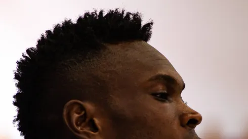 El fichaje del delantero colombiano sigue inmerso en un mar de dudas.