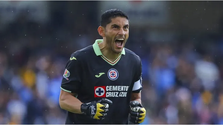 ¿Chuy Corona se queda en Cruz Azul?