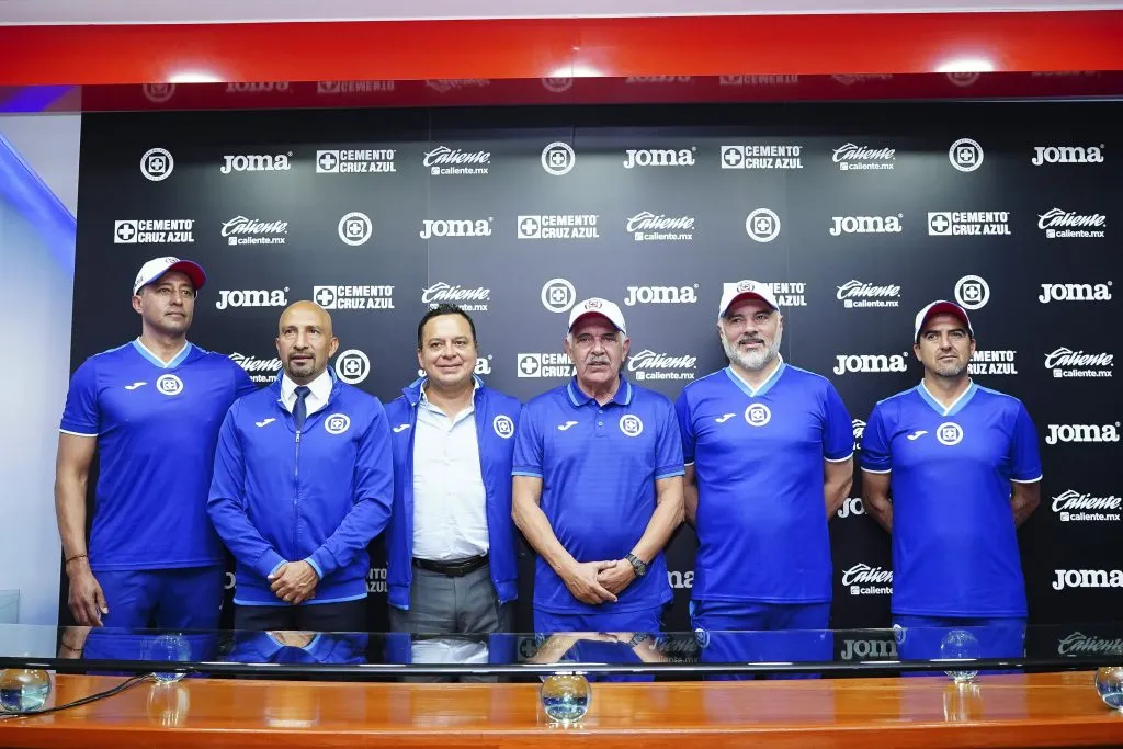 El día de la presentación del Tuca en Cruz Azul. (Imago 7)