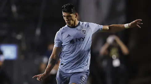 El delantero mexicano vio acción la noche de hoy ante Los Angeles Galaxy y se despachó con un doblete.