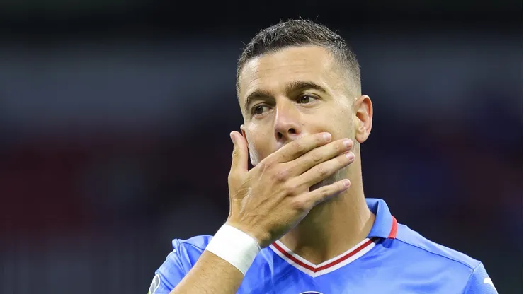 El jugador argentino fue recibido con los brazos abiertos tras su paso decepcionante por Cruz Azul.