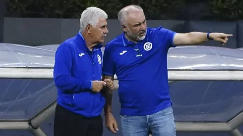 Ricardo Ferretti sigue al frente de Cruz Azul.