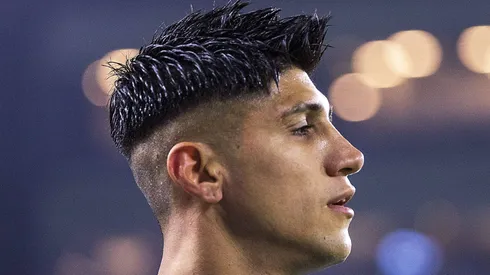 El exdelantero de Chivas de Guadalajara dejó una imagen que gustará a los cementeros.